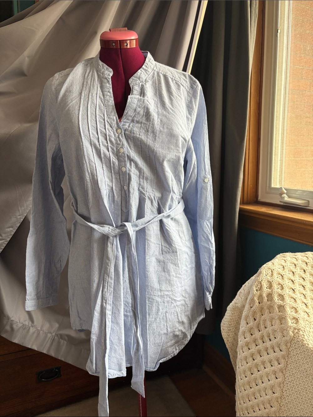 Smart Set tunic top with pin tuck front